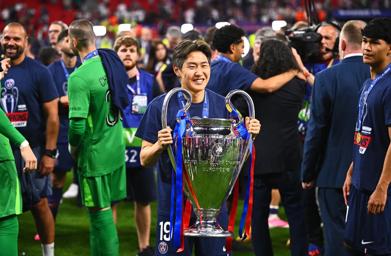 Li Gangren đã cùng Paris giành 2 chức vô địch Champions League nhưng không góp mặt ở trận chung kết, không làm nên lịch sử cho các cầu thủ châu Á.