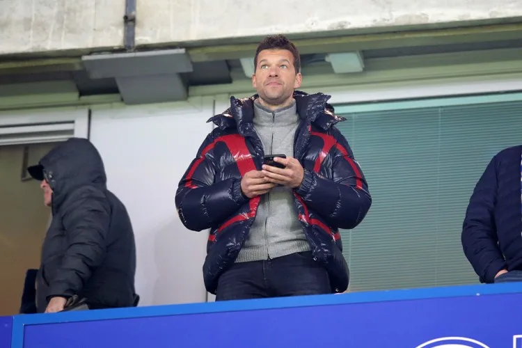 Ballack: Bayern rất cạnh tranh, chỉ cần bổ sung thêm 1, 2 cầu thủ vào năm sau là có thể tranh vé dự Champions League trở lại