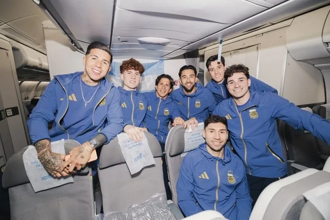 Argentina tung ảnh chính thức khi đội bay sang Kansas, Mỹ chuẩn bị những bước cuối cùng trước World Cup