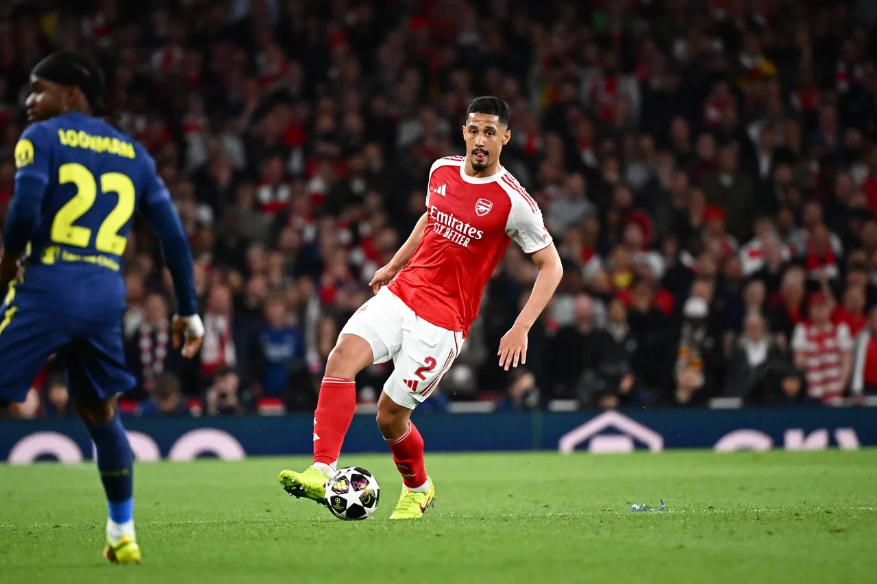 Deschamps: Saliba vẫn ổn, tin đồn chấn thương lưng là sai sự thật