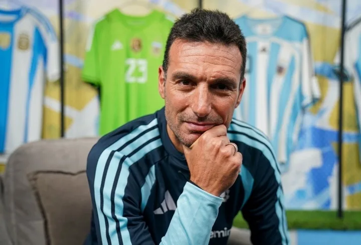 Scaloni: Không ngạc nhiên khi Messi lần đầu góp mặt ở World Cup nhưng bất ngờ khi đội tuyển quốc gia của anh chỉ giành chức vô địch (6) (4)