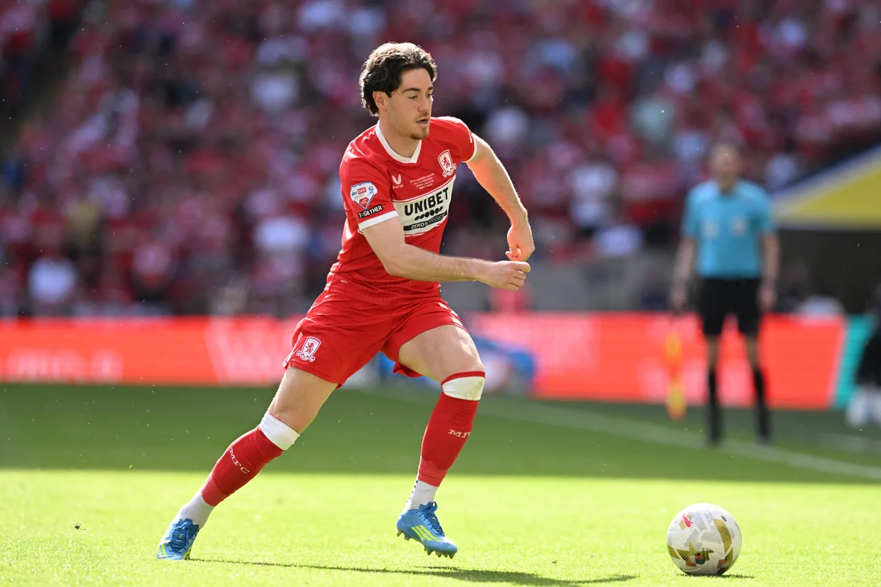 NÊN: Tiền vệ Hackney của Middlesbrough có xu hướng sang Everton, Tottenham và Crystal Palace tranh nhau, Man United về cơ bản đã rút lui.