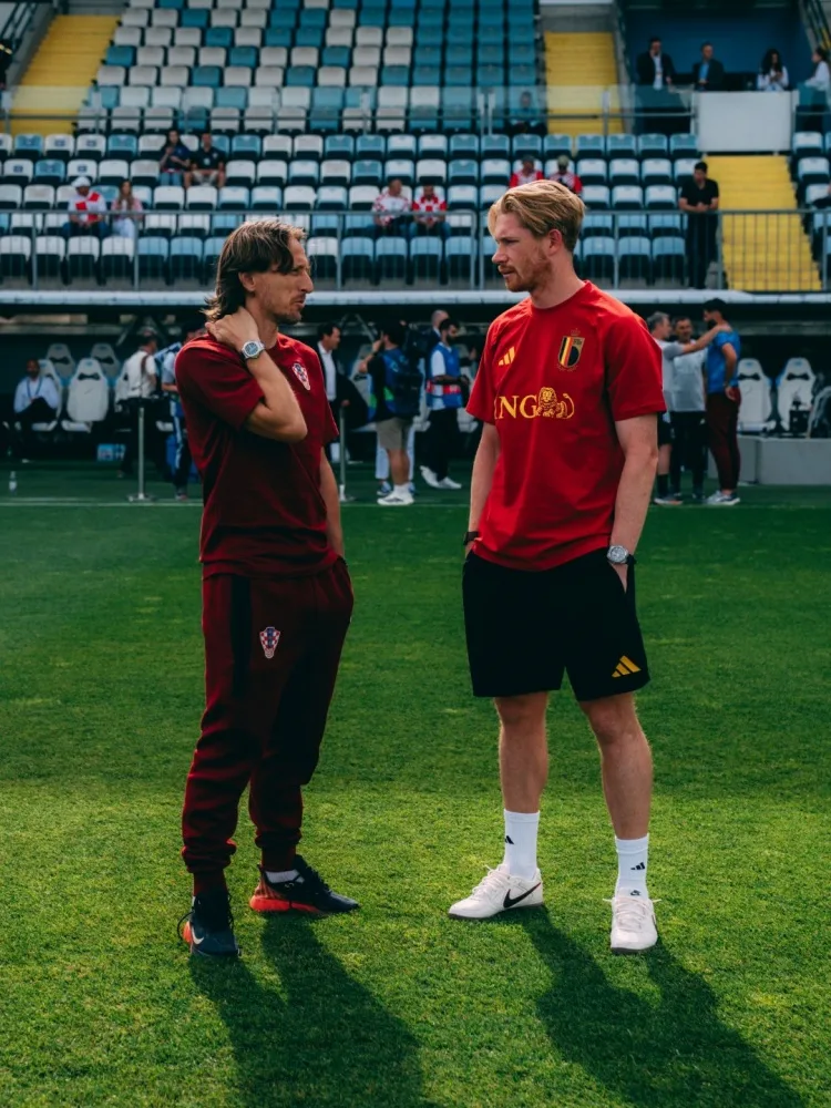 Mạng xã hội đội tuyển Bỉ đăng ảnh De Bruyne và Modric: hai bậc thầy kỹ thuật gặp nhau