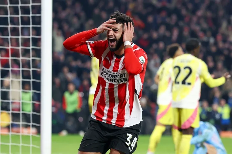 Romano: Bayern đang đàm phán với PSV về vụ chuyển nhượng Sebari và không có vấn đề gì với các cầu thủ