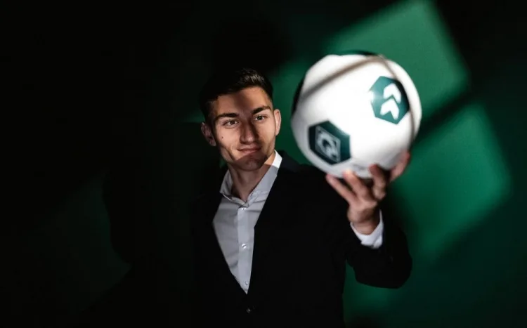 Chính thức: Tiền vệ Chuqi 22 tuổi Valladolid 22 gia nhập Werder Bremen không cần visa
