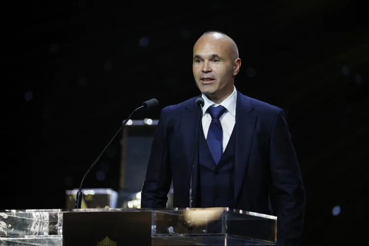 Iniesta gia nhập Gulf United với tư cách huấn luyện viên: Bóng đá đã cho tôi tất cả và giờ tôi muốn đáp lại