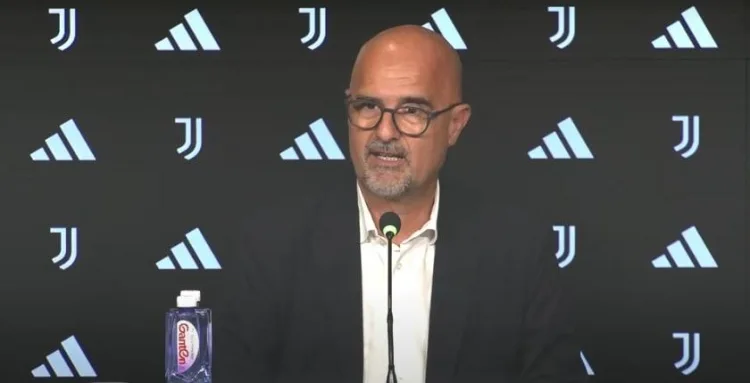 Chính thức: HLV bóng đá nữ Juventus Canzi đã chính thức từ chức. Sau khi huấn luyện 2, anh đã giành chức vô địch 4