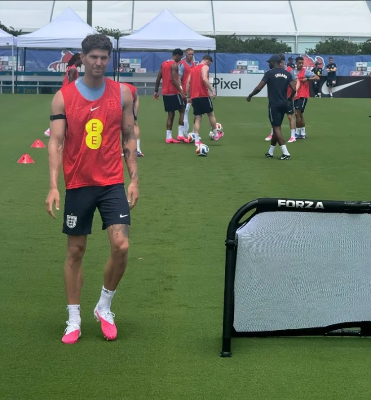Phóng viên: Stones dự kiến ra sân trong trận gặp Croatia và anh ấy đã tham gia buổi tập của đội hôm nay