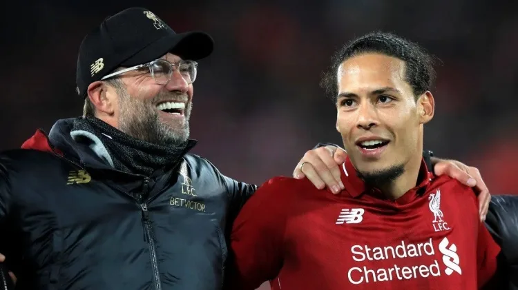 Phóng viên: Trong quá trình tìm kiếm HLV mới, Liverpool đã tìm kiếm lời khuyên từ HLV huyền thoại Klopp của CLB
