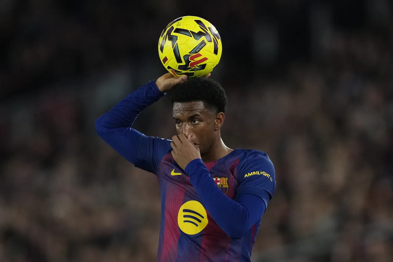 Phóng viên nói về sự thay đổi hậu vệ Barcelona: Nếu Balde rời đội, Cuku và Gwa là ứng cử viên