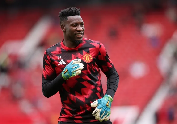 Phóng viên: Onana dự định trở lại Man United để chuẩn bị trước mùa giải và Man United hy vọng sẽ bán được anh ấy
