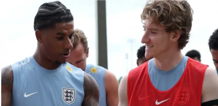 Thể thao thế giới: Rashford trò chuyện với Gordon ở trại huấn luyện tuyển Anh, dạy anh kinh nghiệm ở Barcelona