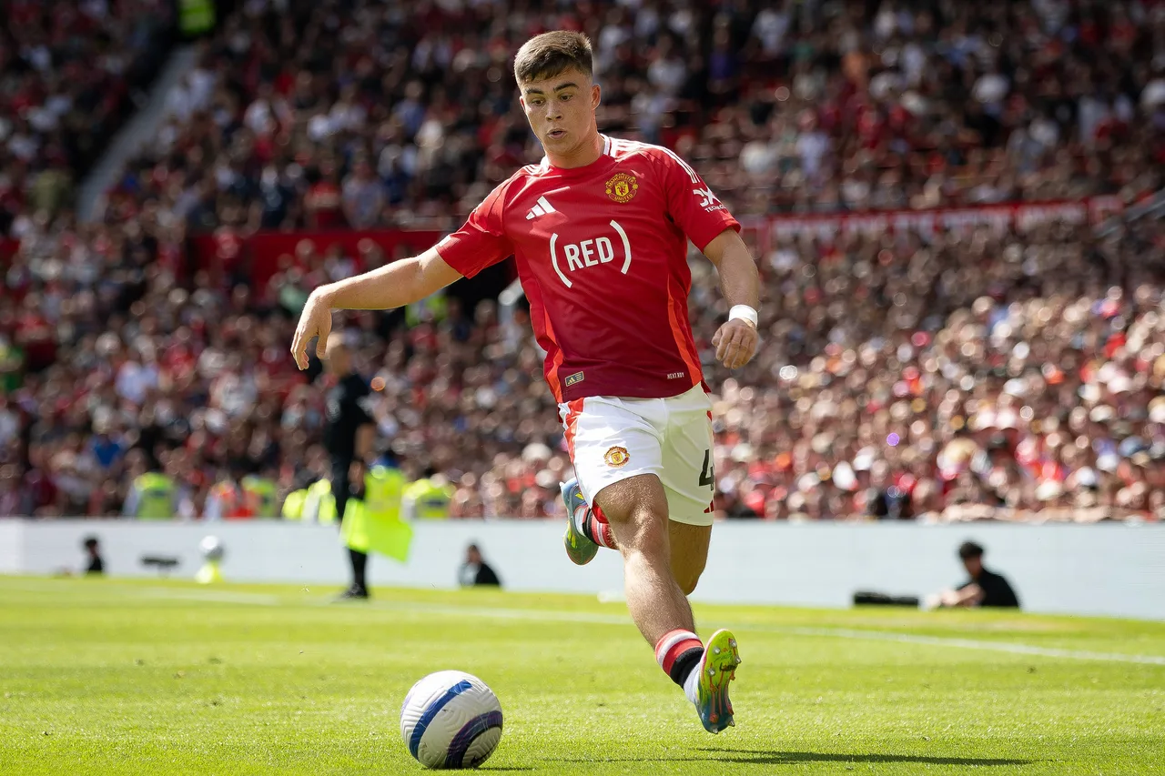 Manchester United: Hậu vệ cho mượn Armas của Manchester United dự kiến ​​sẽ trở lại đội một, điều này có thể tiết kiệm chi phí mua Hall