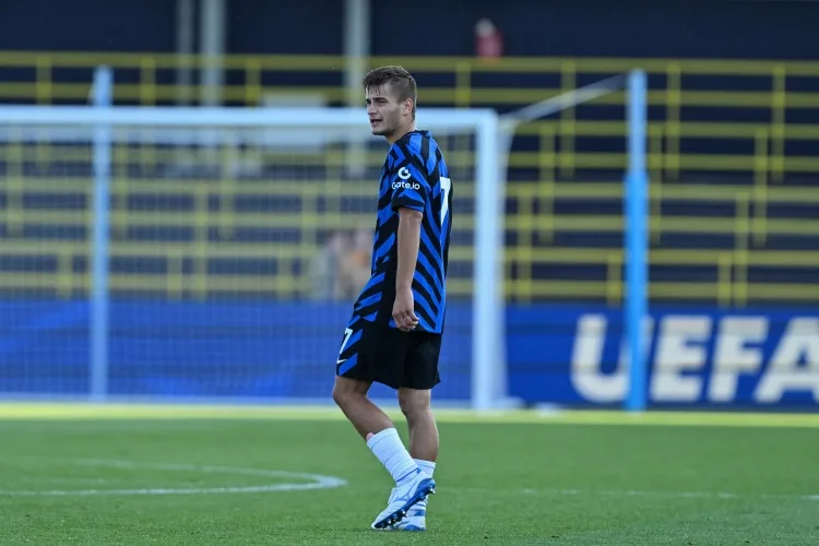 Di Marzio: Cagliari quan tâm tiền vệ 21 tuổi Thomas Berenbruch của Inter