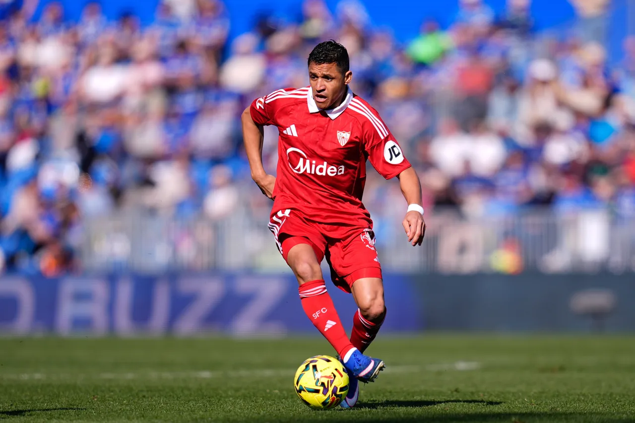 Marca: Sevilla đang xem xét gia hạn hợp đồng với Sanchez 37 năm tuổi 37 và sẽ đàm phán trong vài ngày tới