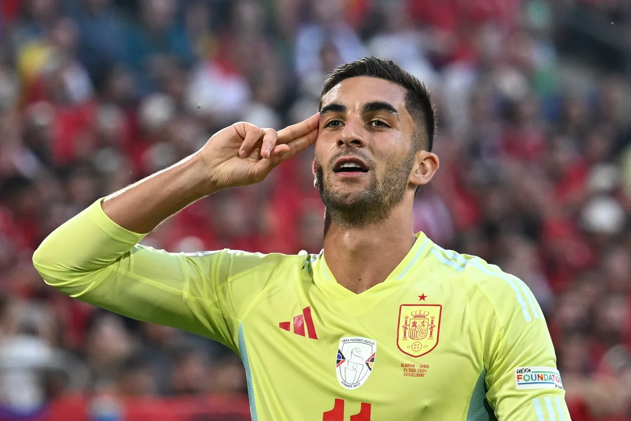 Ferran Torres đã ghi 56 bàn cho đội tuyển quốc gia, đứng thứ 25 trong danh sách ghi bàn lịch sử của đội tuyển Tây Ban Nha. (8)
