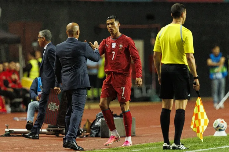 Báo Bồ Đào Nha: Ronaldo chắc suất đá chính ở World Cup, Martinez dần chốt khung tuyển Bồ Đào Nha