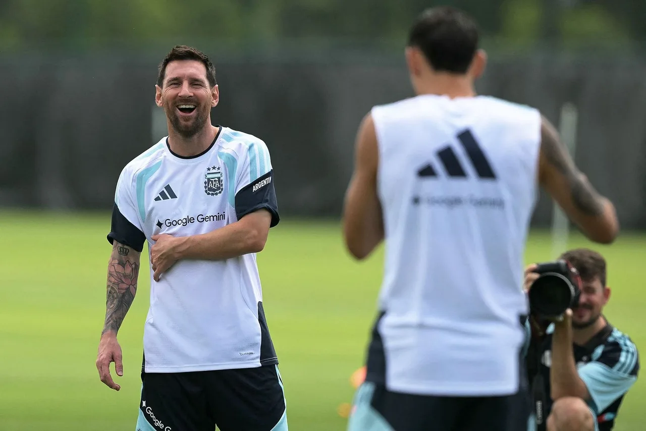TYC dự đoán đội hình xuất phát của Argentina: Messi và Lautaro đá cặp tiền đạo, Enzo và De Paul đá tiền vệ
