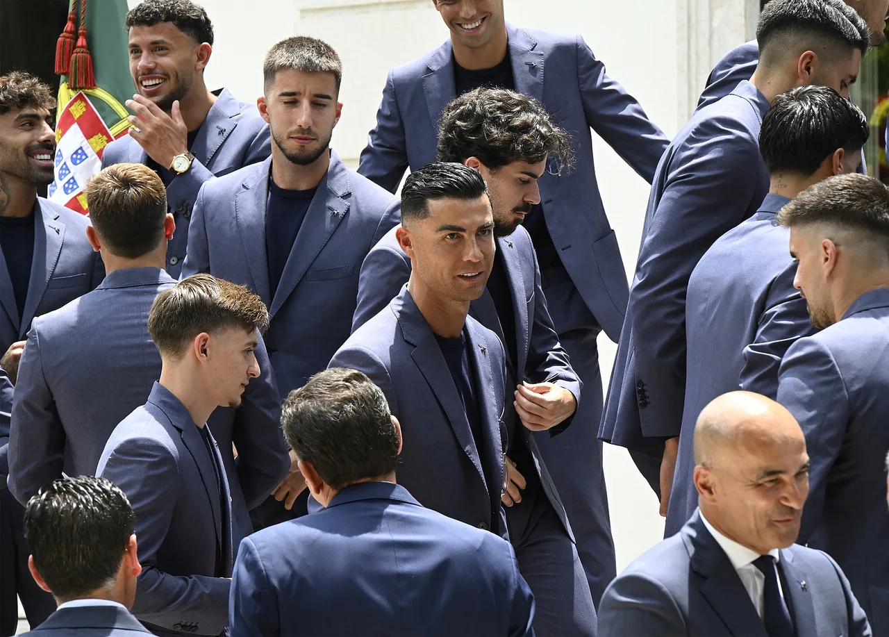 Cựu HLV Carlos Carvalhal tin Ronaldo sẽ đá chính mọi trận ở World Cup 2026