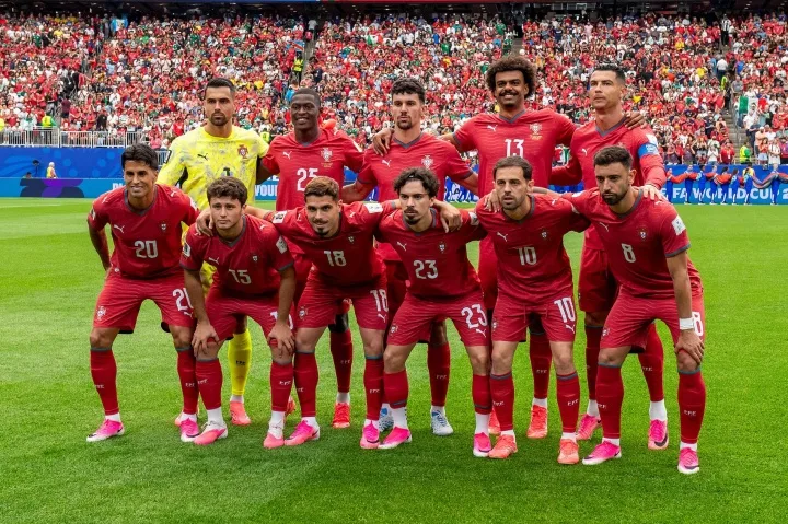 Tuyển Bồ Đào Nha hứng làn sóng chỉ trích, người hâm mộ yêu cầu dồn bóng cho Ronaldo