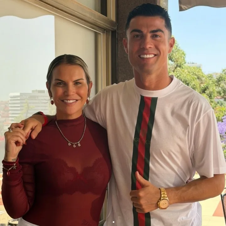 Em gái Cristiano Ronaldo: Đội tuyển Bồ Đào Nha như bị quỷ ám, quên mất cách chuyền, lấy bóng và phản công