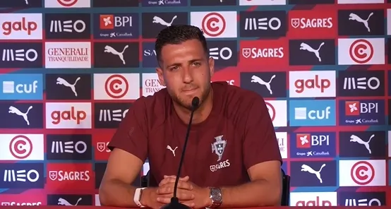 Neves bị chỉ trích? Dalot: Có Ronaldo ở đây, sẽ có ồn ào. Chúng tôi đã liên lạc trước để chuẩn bị.