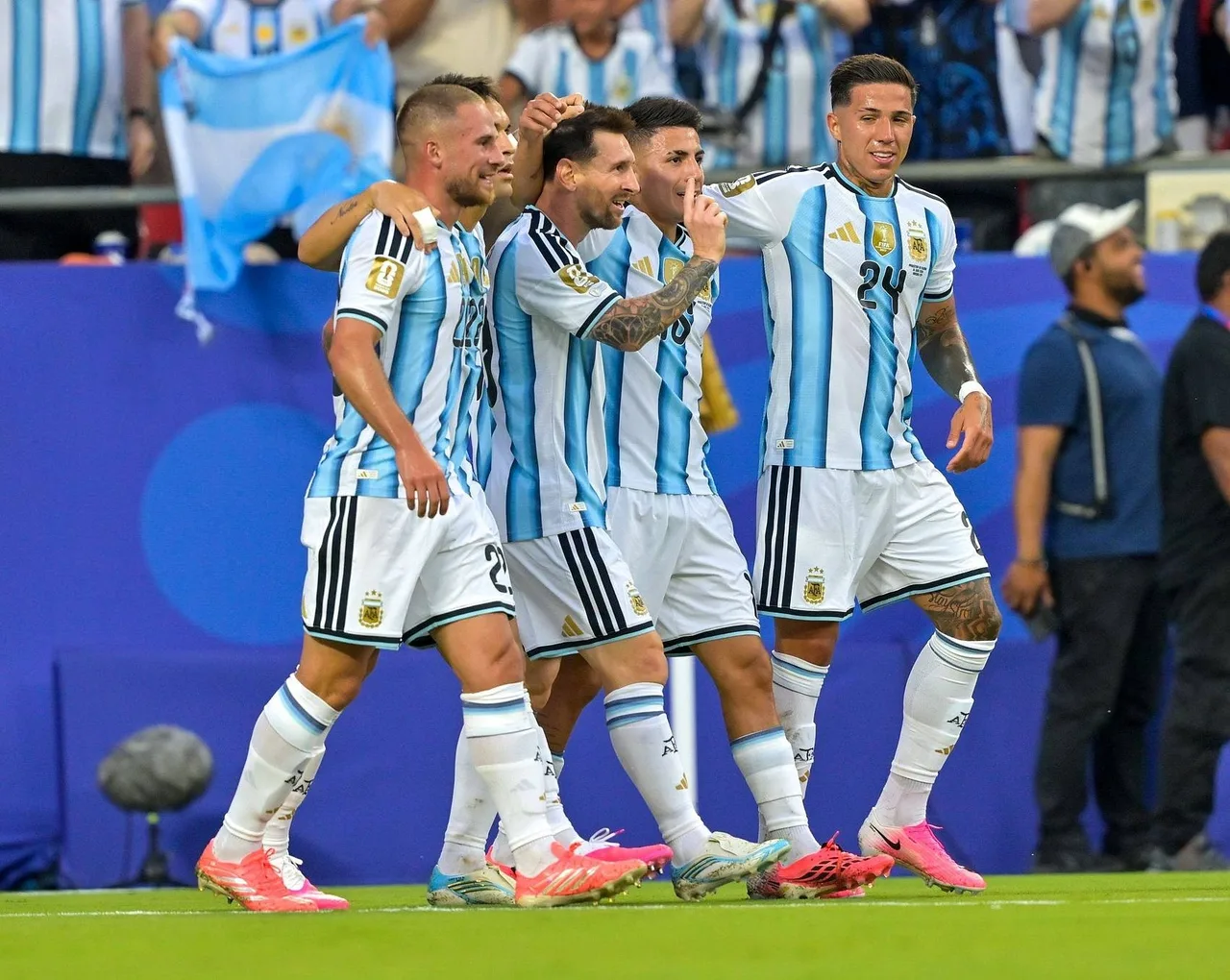 Tyc: Vòng xoay cuối cùng của Argentina sẽ không mạo hiểm với bất kỳ cầu thủ nào Nhiều người kỳ vọng Messi sẽ kéo dài kỷ lục