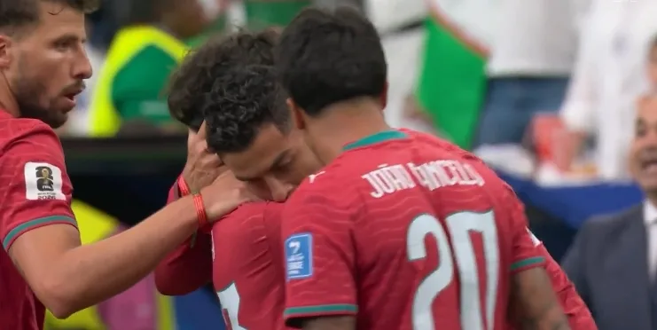 Ronaldo mở tỷ số, cả tuyển Bồ Đào Nha bùng nổ ăn mừng cùng đội trưởng
