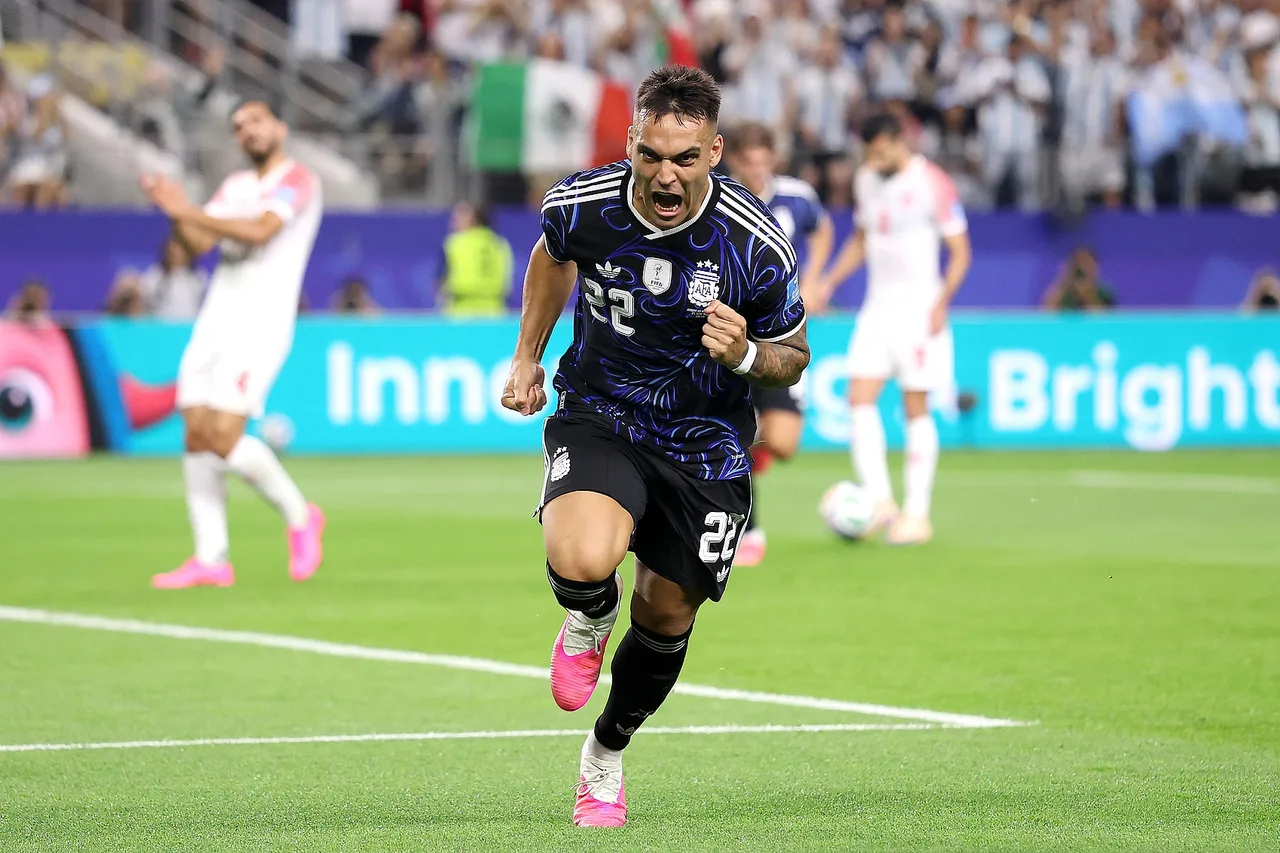 Lautaro ghi phạt đền cho Argentina, chấm dứt cột mốc kéo dài từ World Cup 2002