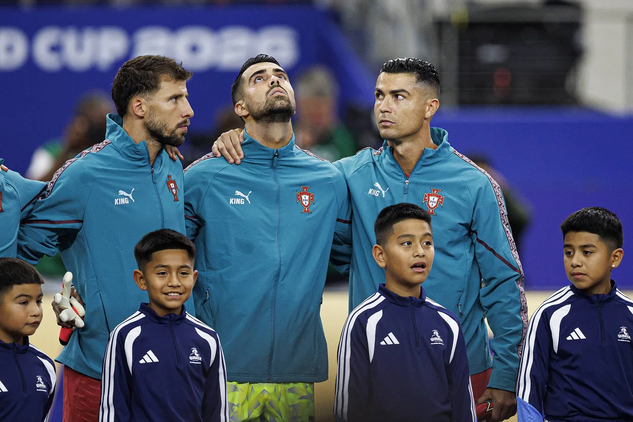 Dias: Thành thật mà nói, tôi không hề thấy Cristiano Ronaldo khóc. Đây là giấc mơ của tất cả chúng ta. Rõ ràng là tôi cảm thấy chán nản.