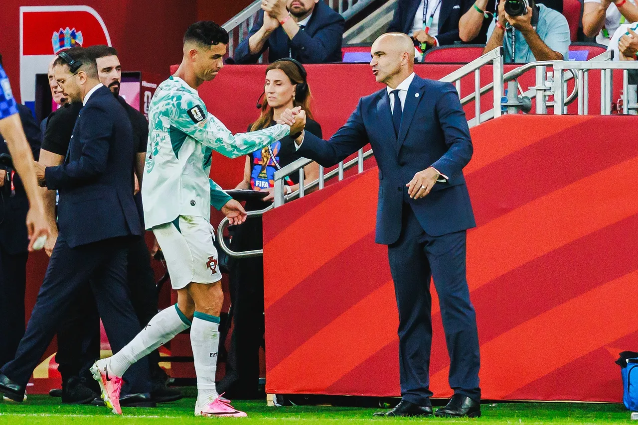 Martinez: Cristiano Ronaldo là hình mẫu trong bóng đá, hình mẫu cho vận động viên và hình mẫu cho mọi người