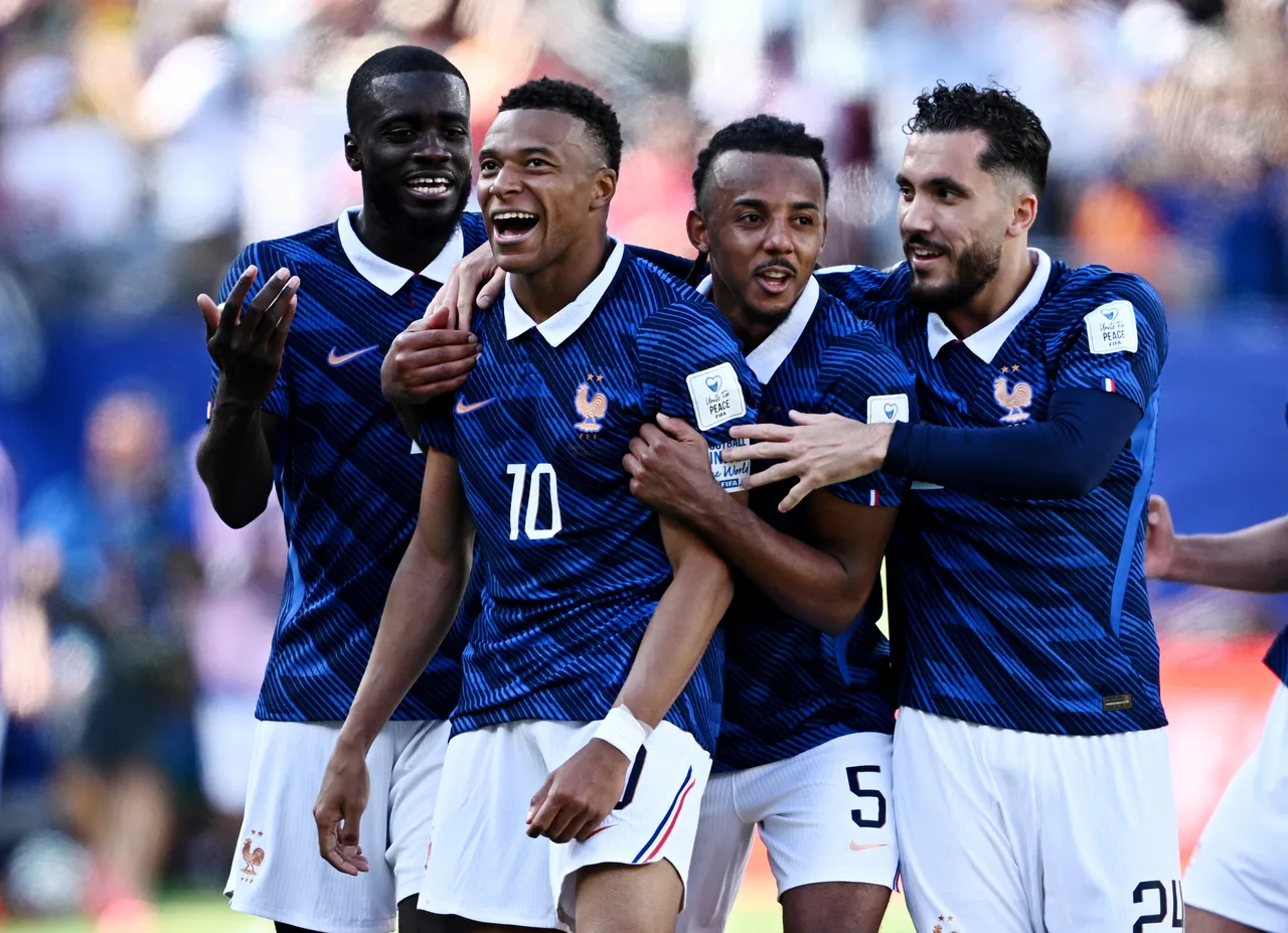 Thợ cắt tóc của tuyển Pháp tiết lộ yêu cầu quen thuộc từ Mbappe và đồng đội