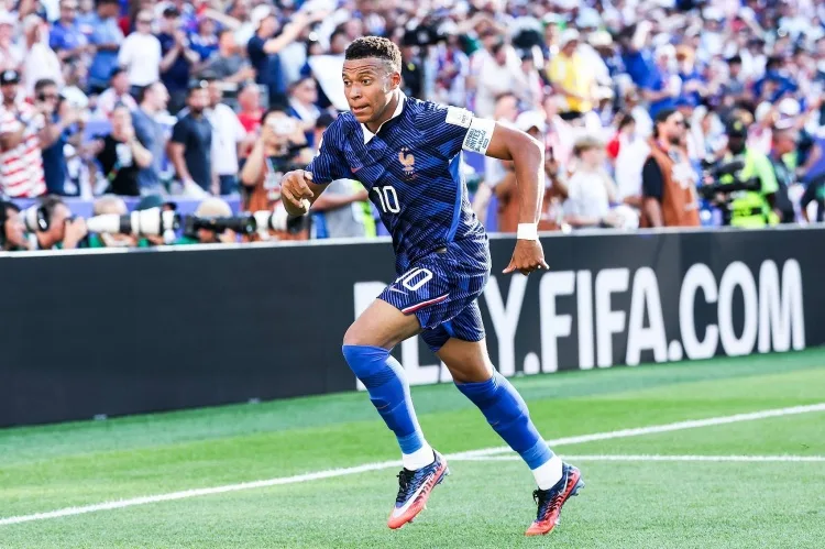 Cascarino: Hàng công Pháp quá khó chặn, Mbappe chịu khó phòng ngự còn đáng sợ hơn
