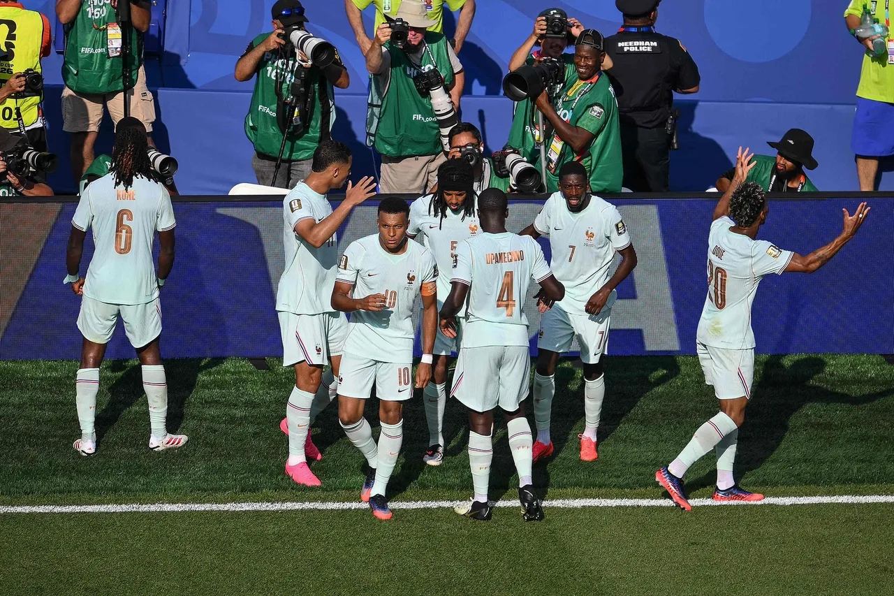 Bao chi Pháp ca ngợi Mbappe sau trận thắng Morocco: Thủ lĩnh biết tự cứu mình và kéo cả đội tiến lên