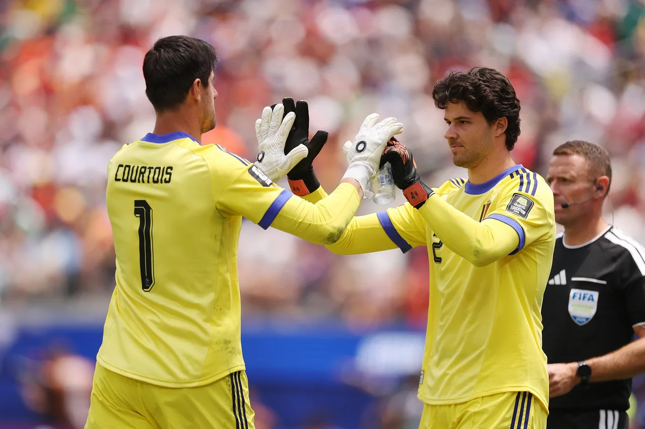 Chấn thương của Courtois trở thành bước ngoặt khi Bỉ gục ngã trước Tây Ban Nha
