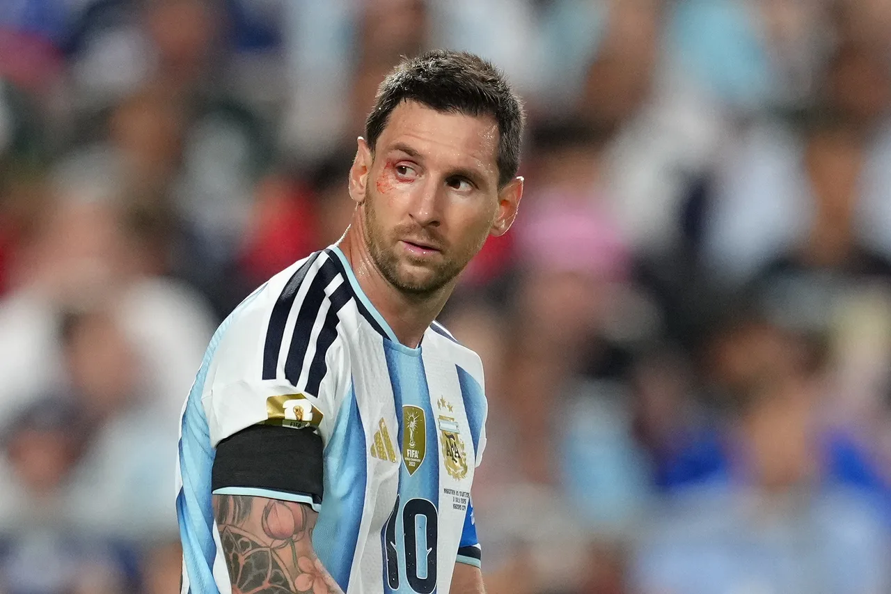Messi sắp có lần đầu đối đầu tuyển Anh, chờ màn so tài với Kane và Bellingham ở bán kết