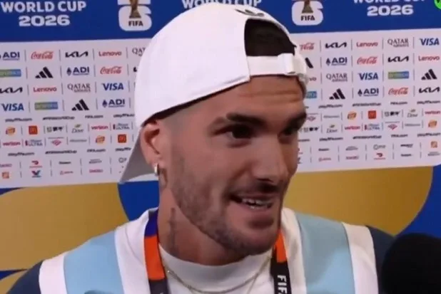 De Paul chờ cuộc đối đầu đầu tiên giữa Messi và tuyển Anh trong màu áo Argentina