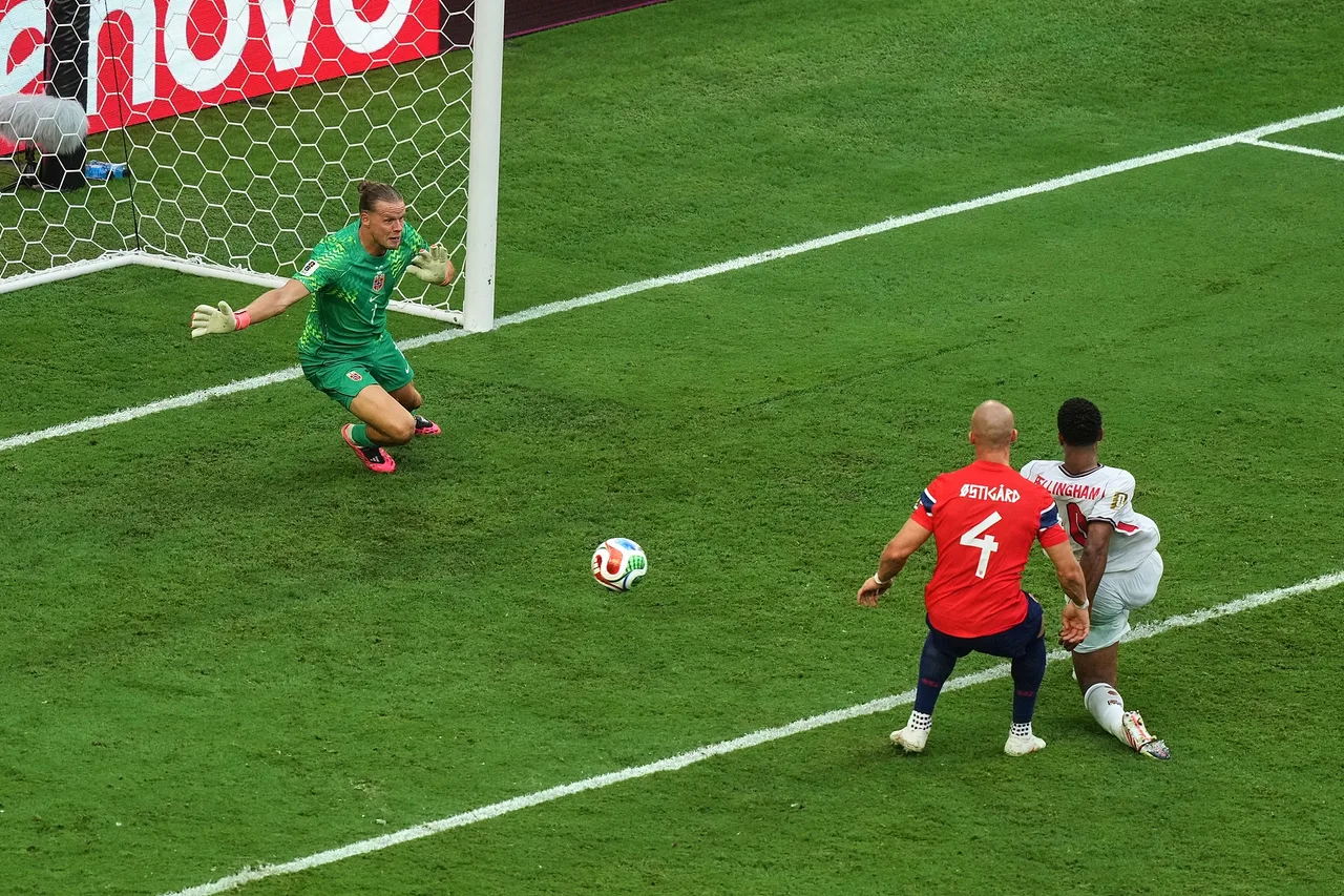 Bellingham lập kỳ tích chưa ai chạm tới từ thời Maradona ở World Cup