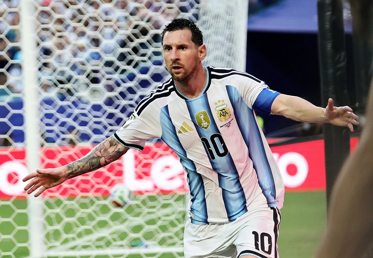 Cựu tuyển thủ Argentina: Bạn không thể bảo vệ được Messi. Câu hỏi này đã được hỏi vô số lần trong nhiều năm (20)