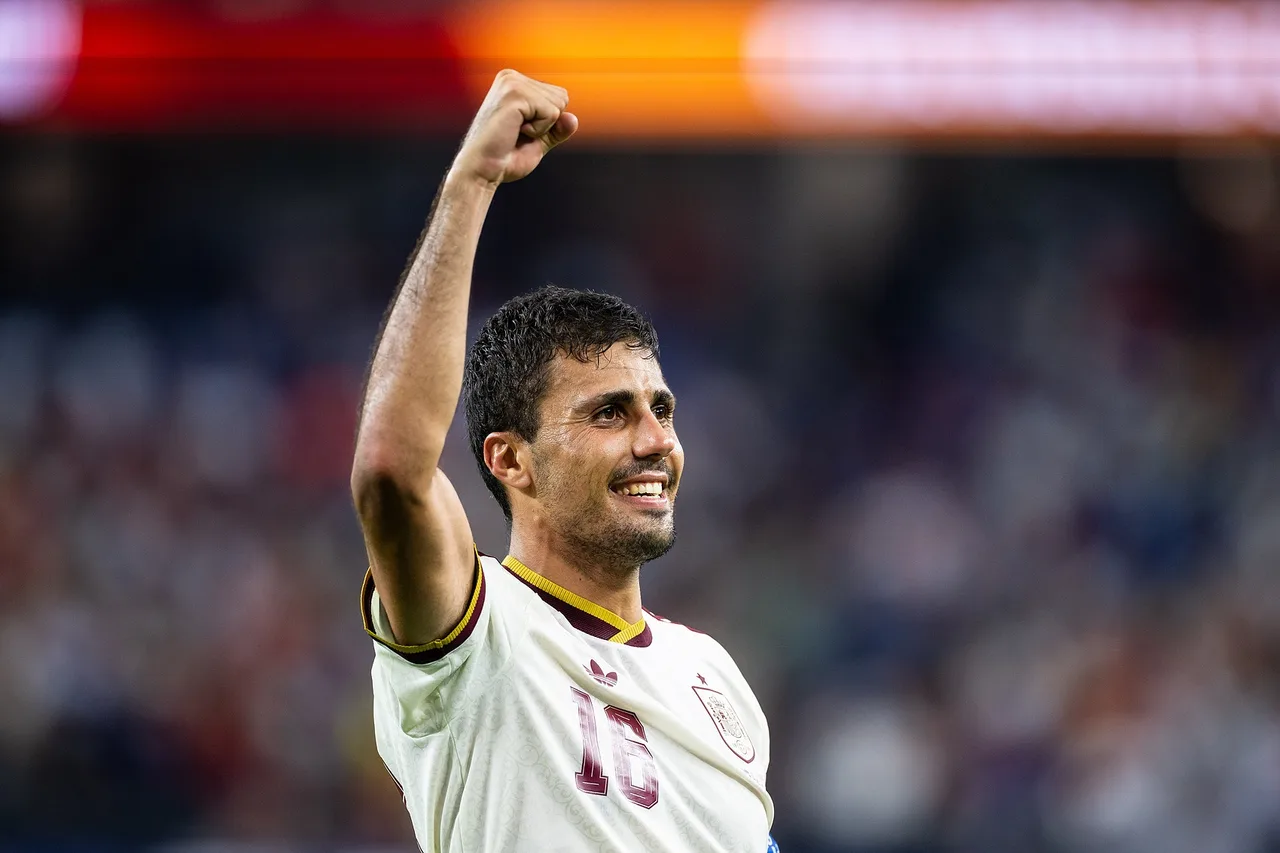 Rodri trở lại đỉnh cao đúng lúc, làm thủ lĩnh đưa Tây Ban Nha vào chung kết World Cup