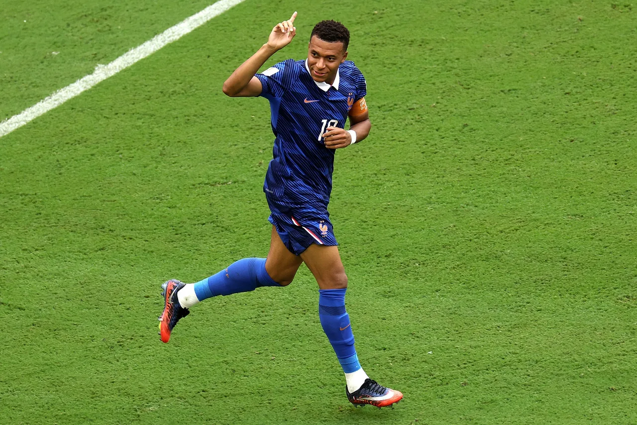 Mbappe lập cột mốc chưa từng có với Quả bóng vàng World Cup thứ hai