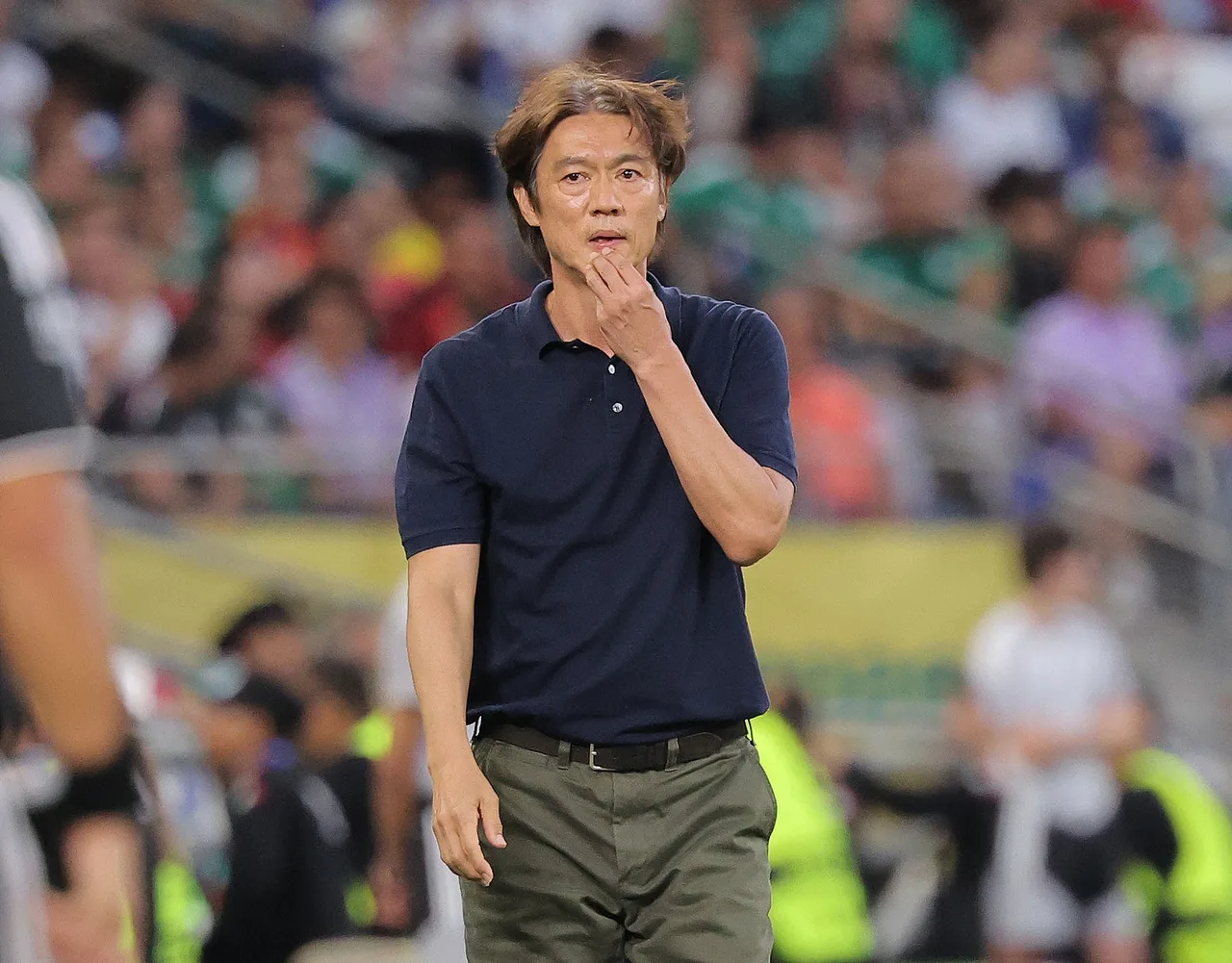 Cựu HLV Hàn Quốc Hong Myung-bo sẽ dự điều trần ngày 30/7 sau thất bại ở World Cup