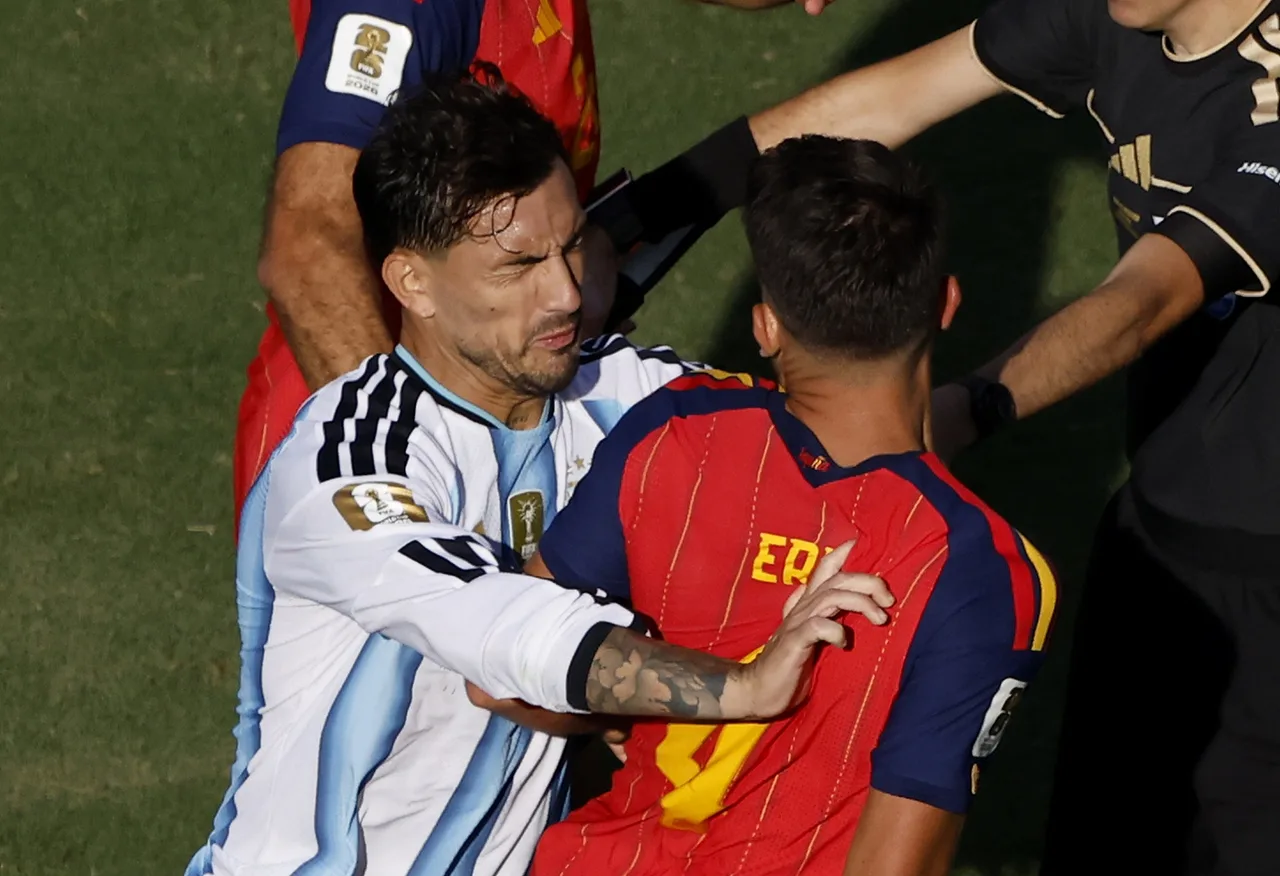 Phóng viên nói về việc Argentina bị FIFA điều tra: Cầu thủ 5 có liên quan, cũng như những khẩu hiệu phân biệt đối xử + biểu ngữ bất hợp pháp