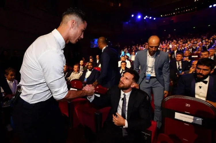 Điểm tin 13/8: Infantino nghiêng về phương án World Cup 64 đội, Ronaldo nhắn Messi mạnh mẽ vượt qua mất mát