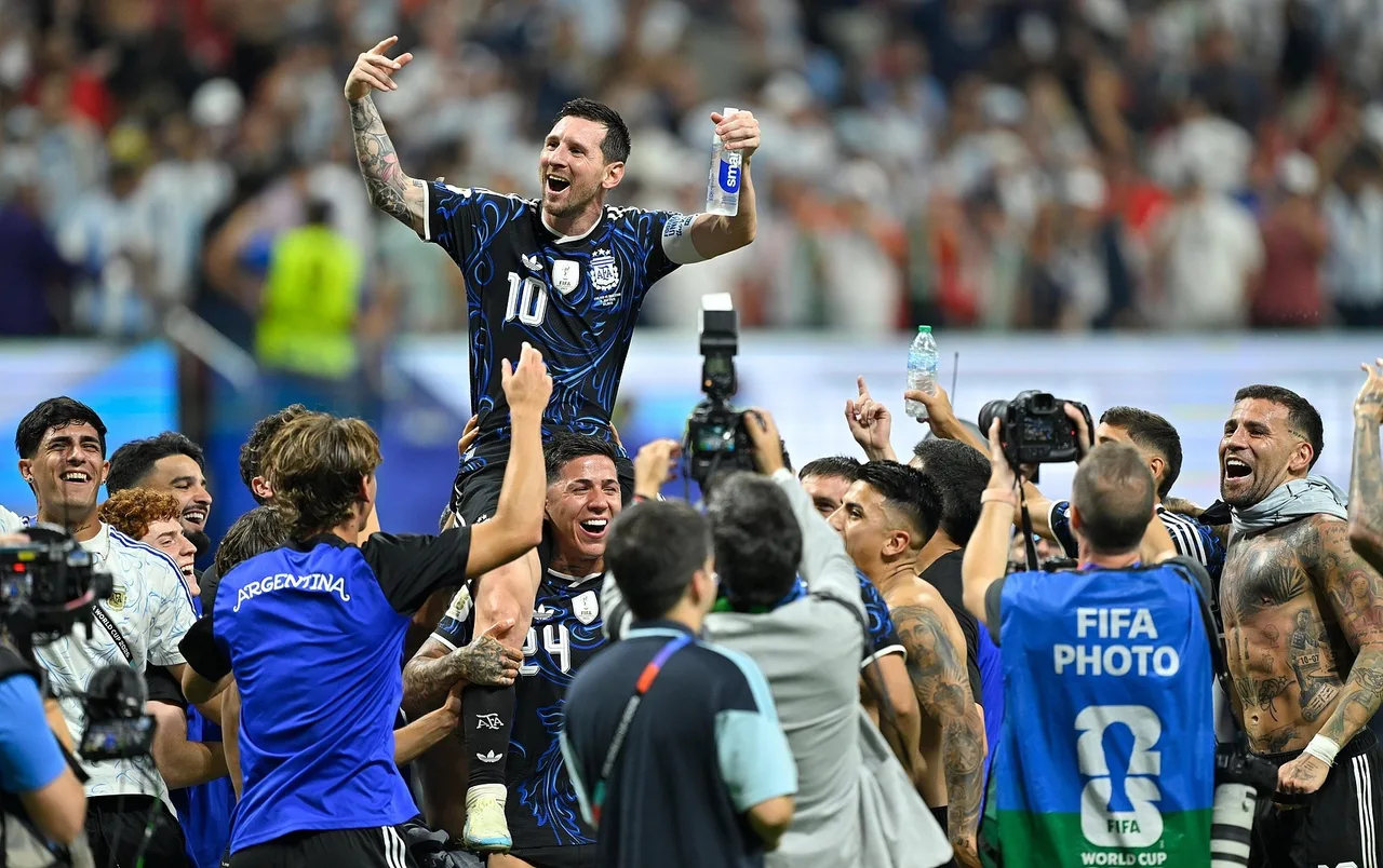 Đồng đội Argentina xúc động tri ân Messi sau quyết định chia tay đội tuyển