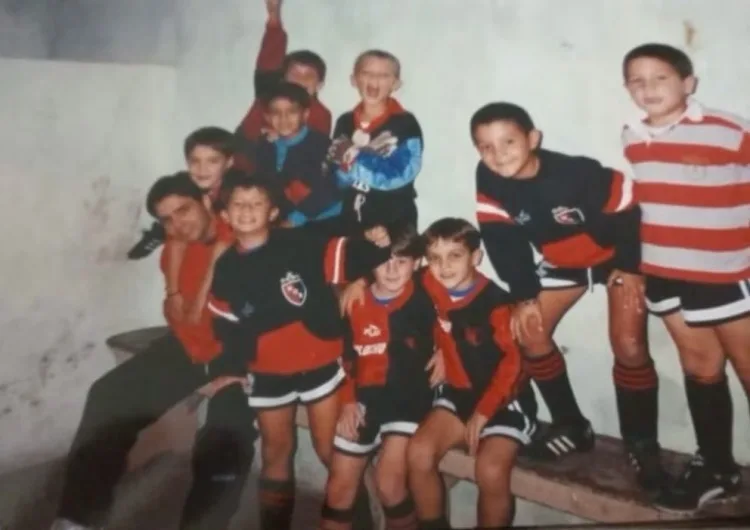 Bạn thơ ấu của Messi xúc động tri ân ngày thủ quân Argentina nói lời chia tay