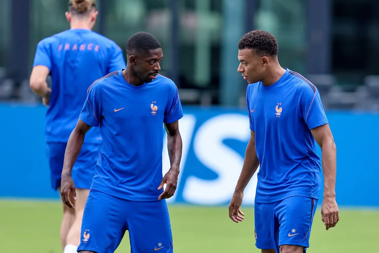 Kounde nói tuyển Pháp không có căng thẳng giữa Mbappe và Dembele