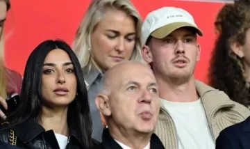 Bild: Brandt xem trực tiếp trận UEFA Nations League của Đức, chờ điện thoại của Klopp