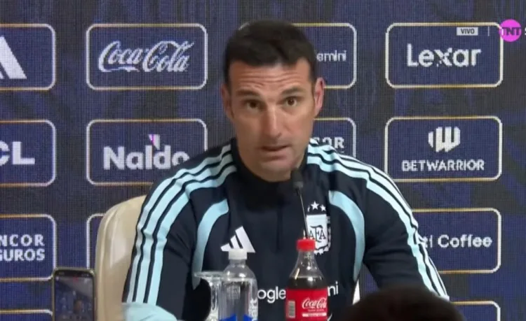 Scaloni: Số 10 hiện tại chưa được ấn định, tôi tin ai đó có thể bù đắp cho công việc của Messi