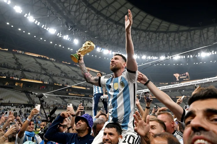 Aguero: Messi xứng đáng với Quả bóng vàng nếu vẫn chơi như ở tuổi 39